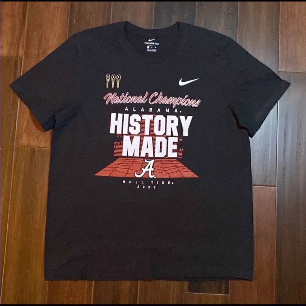 NikeβAlabamaβ
RollΒ TideβChampionshipβShirt
